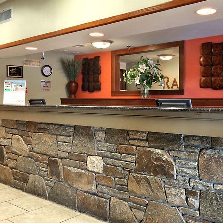 Ramada By Wyndham Asheville / Biltmore West Интерьер фото