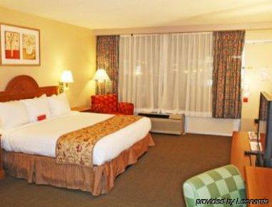 Ramada By Wyndham Asheville / Biltmore West Экстерьер фото